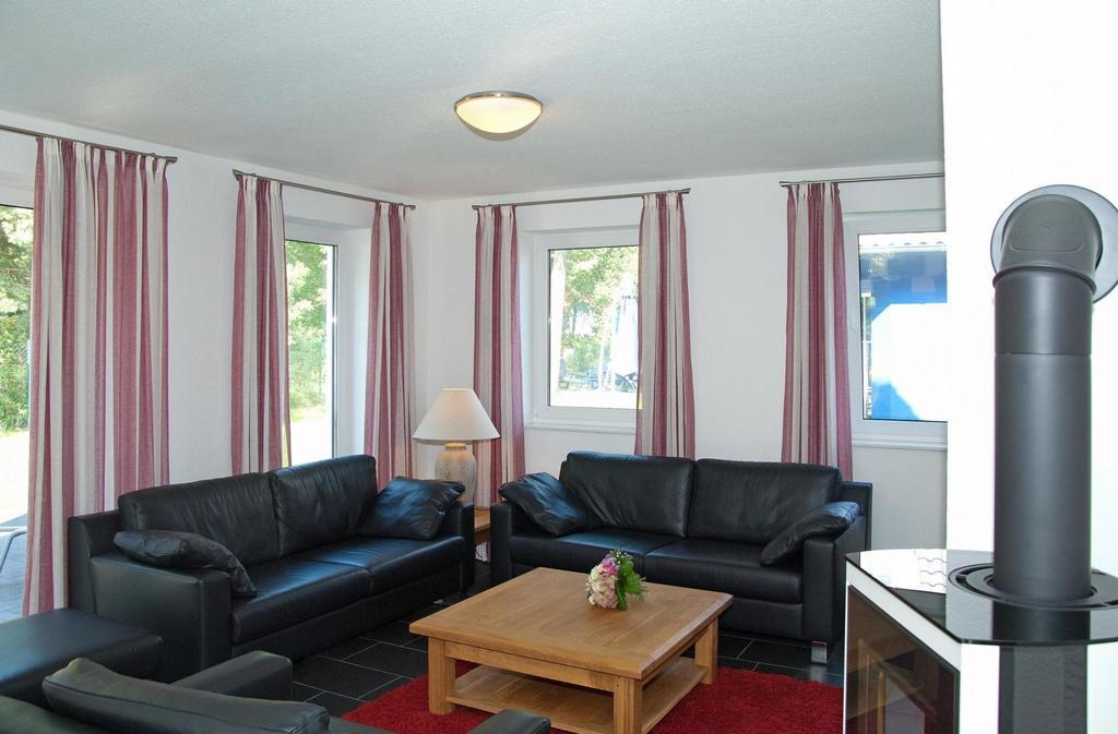 Ferienhaus Emmely Nur Wenige Gehminuten Zum Strand Ruhig Glowe Buitenkant foto